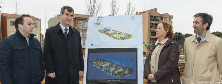 María Luisa Soriano y Antonio Román visitan las obras del Parque Adolfo Suárez