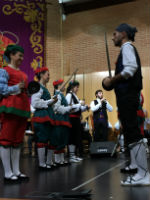 Brillante actuación de la Escuela de Folklore de la Diputación en el San José