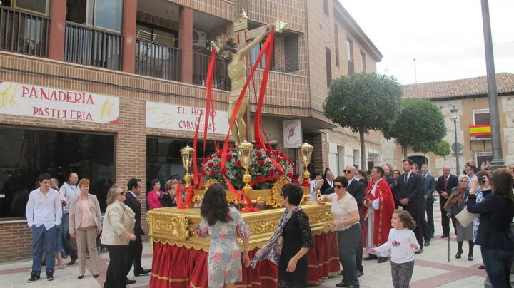 La fiesta desborda la calle con la programación diseñada para honrar al Cristo de la Expiración de Cabanillas 