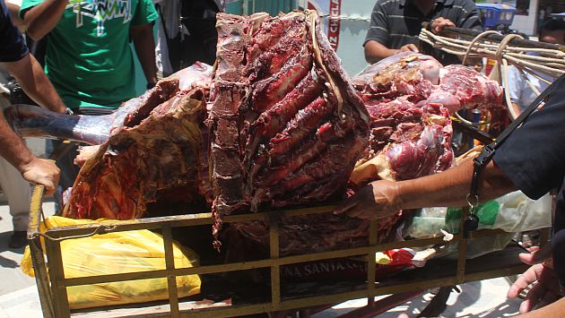 INCREÍBLE PERO CIERTO : Decomisan carne podrida que lllevaba congelada 40 años