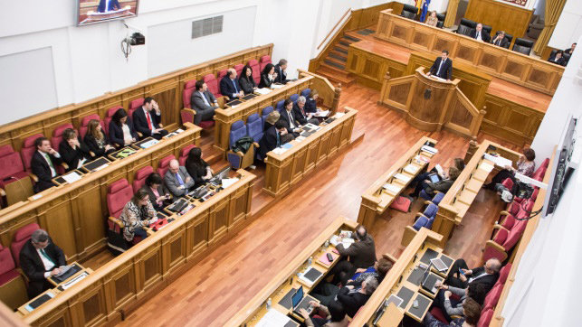 Prueba guadanews constituye su nuevo Parlamento tras la toma de posesión de sus 33 diputados