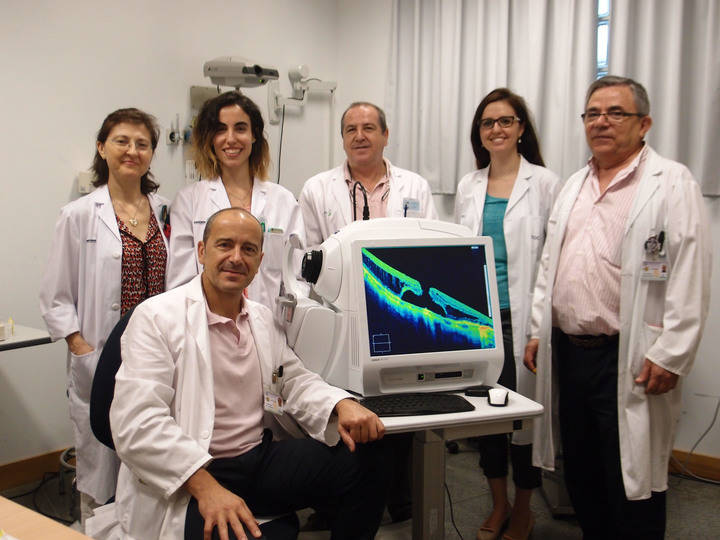 Oftalmólogos del Hospital de Ciudad Real aplican una novedosa técnica para corregir el desprendimiento de retina