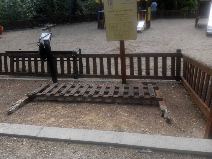 IU-Ahora denuncia el deterioro que sufre el azudense parque de La Quebradilla