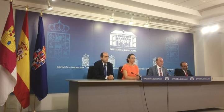 Latre destaca la cercanía al ciudadano y las inversiones en sus primeros 100 días como presidente de Diputación
