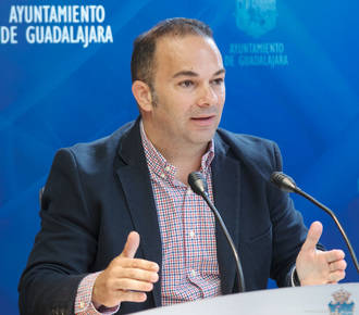 Carnicero: “¿Daniel Jiménez es concejal de Guadalajara o concejal de Marchamalo?”