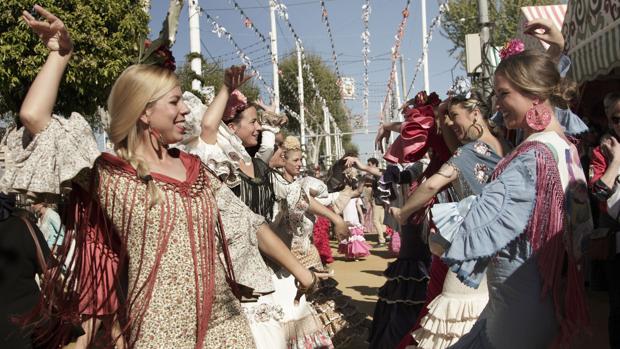 Medio millón de sevillanos votarán si quieren que la Feria de Abril abarque dos fines de semana