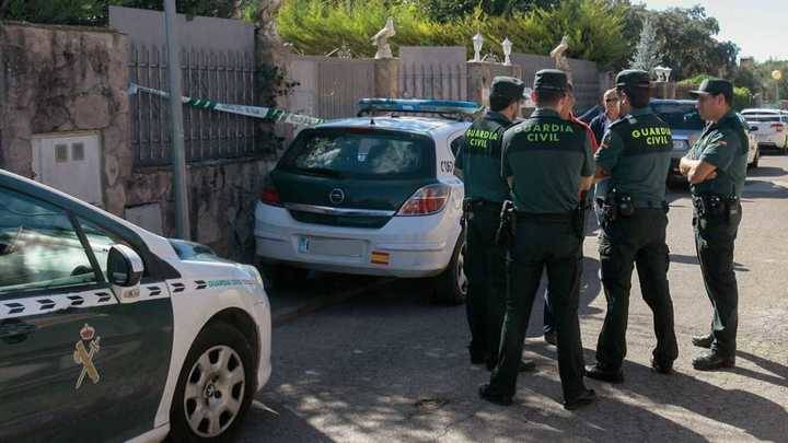 El Ministerio de Exteriores pide el arresto del presunto asesino de la matanza de Pioz